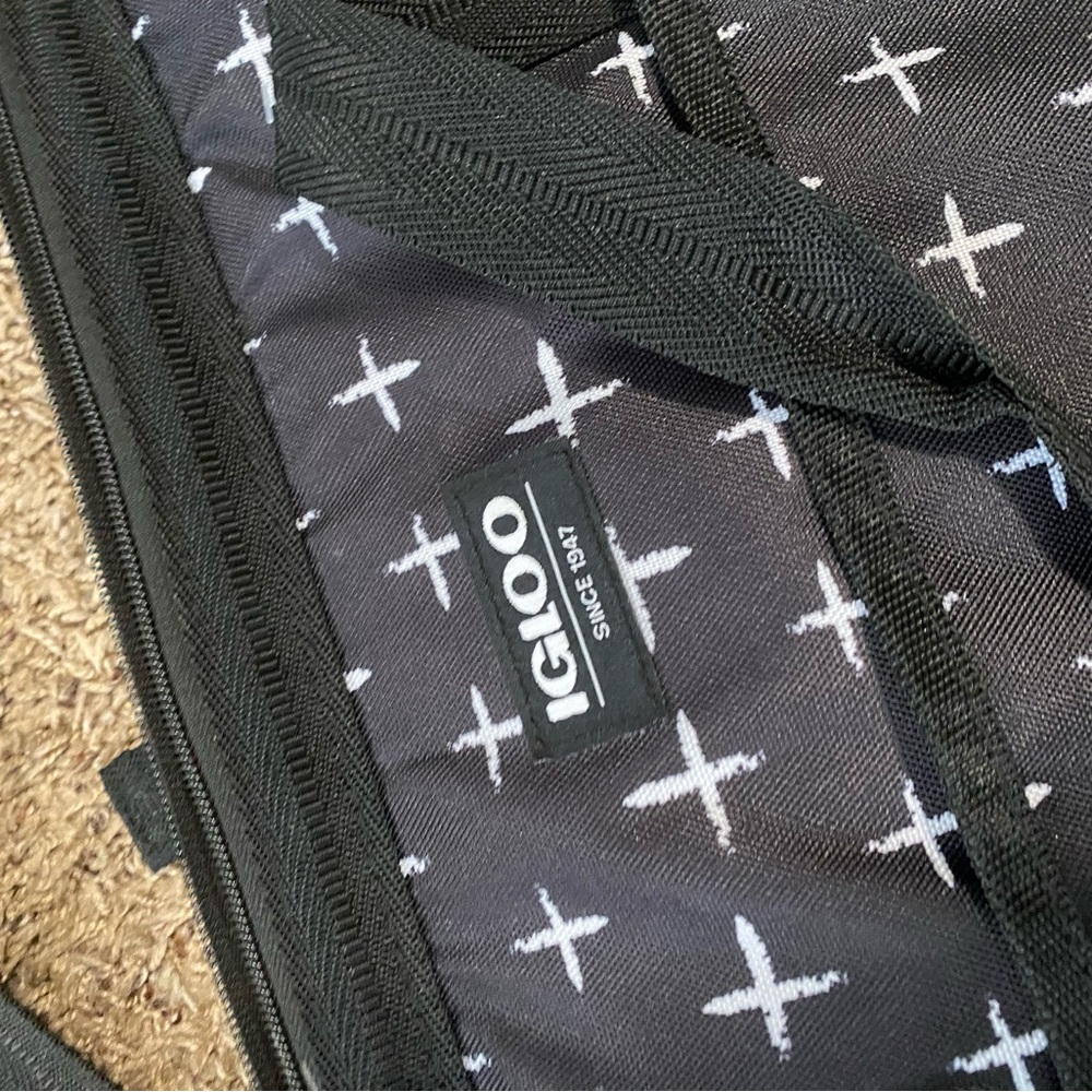 Igloo Max Cold Large Cooler Bag - image 3
